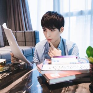Wang Haoxuan Instagram - 今日阅读，24岁要更加努力！