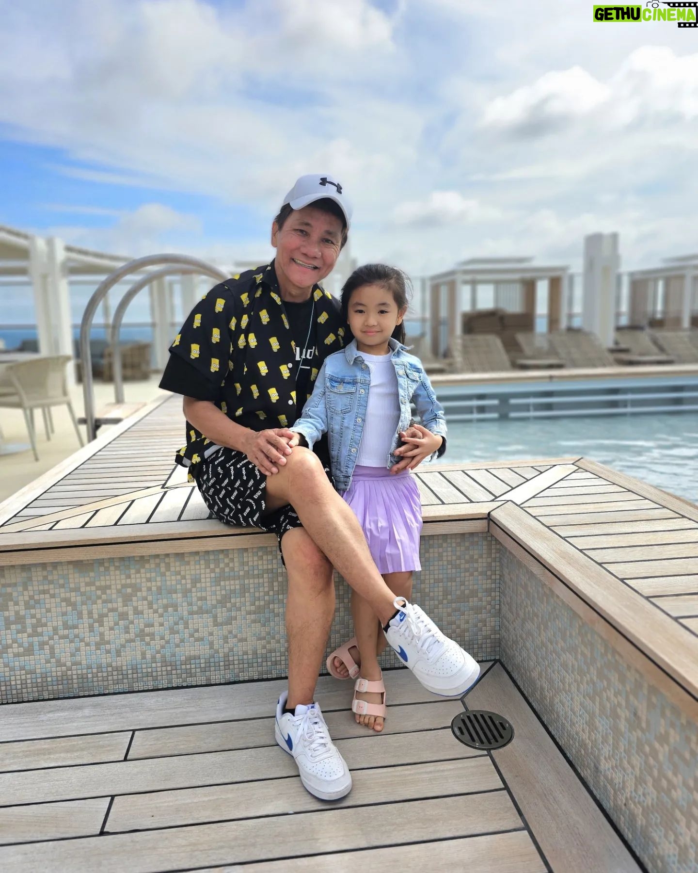 Wang Lei - 1.1K Likes - 时间过得很快,结束了4天3夜邮轮的假期,很期待下一次和孙子的旅程!😘😘😘
#下一站芭提雅直播
#我是直播带货员