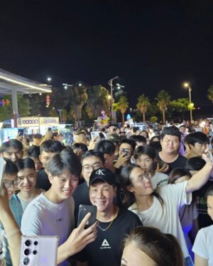 Wang Lei Instagram - 我回来新加坡了🇸🇬感谢你们给我惊喜!🙏
#厦门福州泉州漳州