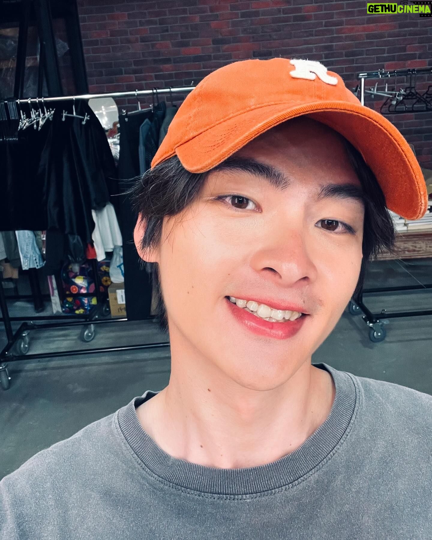 Wang Ting Yun - 1.6K Likes - 以前一直以為矯正牙齒為的都是美觀的部分,也覺得吃飯的時候都用後排牙齒撕咬,後來醫生就跟我說虎牙在對的位置你就覺得吃飯會輕鬆很多尤其是不好咬的食物,結果還真是。最近很多人開始問我的牙齒看起來整齊許多是否結束矯正了,但其實還有最後咬合的狀態在調整🥲我會堅持下去的。
@sov.dental
@sunlight.taipei
#sov美麗日記 #sov隱形牙套 #劉曉麗醫師 #日亞美牙醫診所 #隱形牙套 #牙齒矯正 #隱形矯正 #透明牙套 #透明矯正