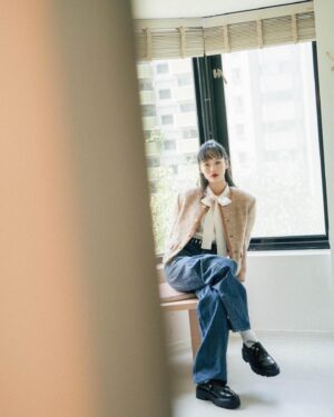 Wang Yu Ping Instagram - 《我願意》首映！we’re finally here.
看著《我願意》中，李蓮心臉上的深紅胎記像一碗打翻的髒水在臉上漫開，於是那些貪婪的、妒忌的、渴望愛的情緒像一根根細針刺進心底，感覺刺痛的恍惚之間，我好像又一次被虛擬的故事提醒：所有的瘋狂與不堪都是真實的。謝謝《我願意》的劇組、團隊，我們在幸福慈光動力會相見吧！

Outfits all by @celine #celine
Photo @shouyayaya 
Hair @juntsai__ 
Make up @shintsaimakeup