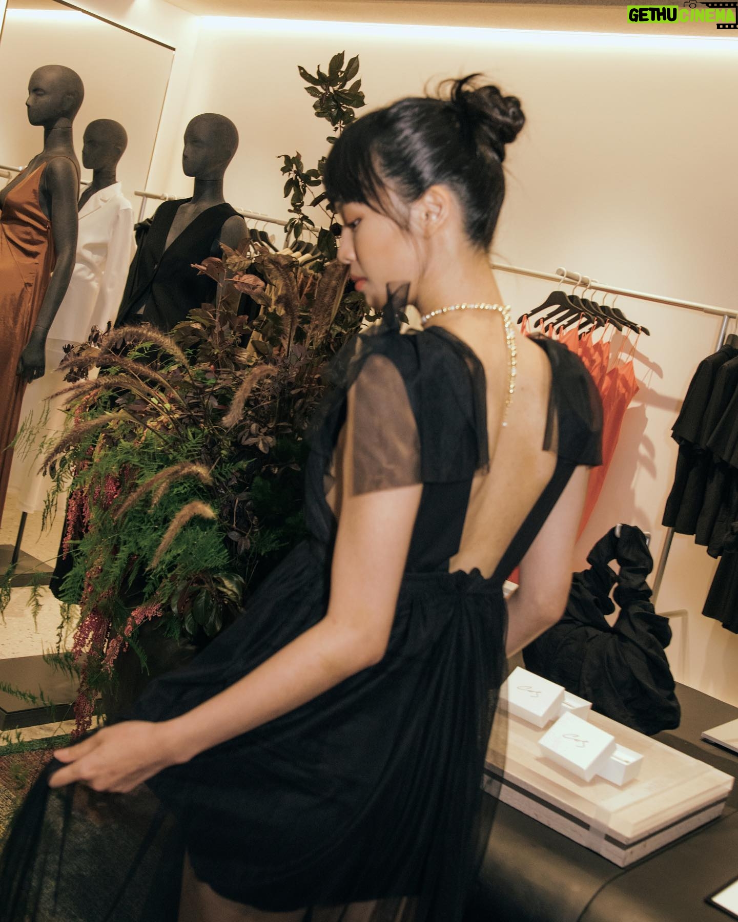 Wang Yu Ping - 1.1K Likes - It’s nice to stay COS!
@cosstores
#COSTaipei #COSAtelier
