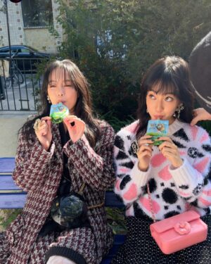 Wang Yu-xuan Instagram - 我作業寫不出來正在回顧笑很開心的照片