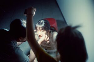 Wang Yu-xuan Instagram - 女鬼橋2幕後特輯，下個系列很刺激請期待，在最後一張給個提示。