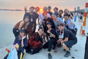 Wang Yu-xuan Instagram - この前Indigo la endさんのPVを出演させていただいて、撮影チームと一緒に台北を満喫に遊びまくって、すごく楽しかった。大切な思い出になりました。
很開心出演了 @indigolaend 的MV，看了淡水的夕陽、大稻埕的西瓜汁和台北的巷弄，希望下次還能跟大家一起玩！大家快去看KANNA👼🍊🌅🧡