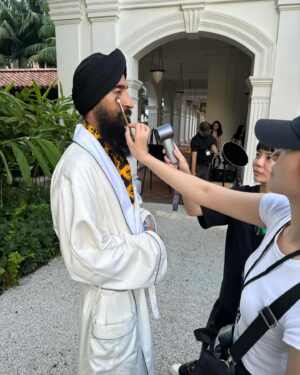 Waris Ahluwalia Instagram - On a white wall of my room, lizards are taking the sun. The water in my lavatory is warm; equatorial mosquitoes bite my ankles. I look at the window, then the map. I am in Singapore.
Pablo Neruda