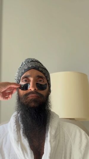 Waris Ahluwalia Instagram - The make up chair is probably my favorite part. It’s the sweet moment of calm. It’s the delight in the pause in an otherwise non stop schedule. It’s the pampering that qualifies as work. 
Thank you @jamleonard