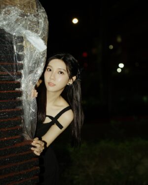 Wei Xia Instagram - 🖤🎀🖤🎀🖤
五月金牛寶寶來囉♉️

五月目標✨
1.瘦個3kg
2.天氣變化不要太大之要變漂亮
3.保持樂觀工作拍攝一切順利

📷： @rockykao456 
Makeup& hair: @st2102