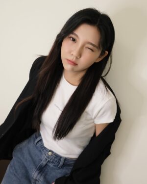 Wei Xia Instagram - 舒服的天氣舒服的樣子舒服的心情
讓生活更加自在的去感受每一件事情
送給自己繼續前進的勇氣٩(˃̶͈̀௰˂̶͈́)و

@calvinklein