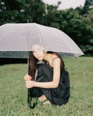 Wei Xia Instagram - 下雨天了怎麼辦🎵☔️

📷： @rockykao456