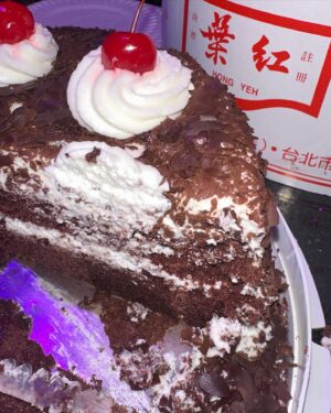 Wei Xia Instagram - 520Happy birthday to me💜🎂

謝謝今年幫我過生日的朋友們
我真的好幸福♪( ´▽｀)