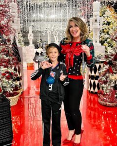 Actress Wendy Burch HD Instagram Photos and Wallpapers December 2022