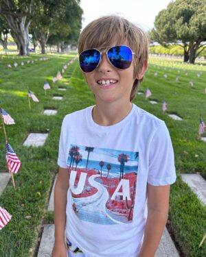 Wendy Burch Instagram - We live in Westwood and drive by the Los Angeles National Cemetery nearly every day and seldom think twice…. today we took the time to remember. 

#memorialday #wendyburch #BradyBurch