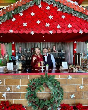 Wendy Burch Instagram - Some days at work are just better than others.

Join me at the TERRANEA RESORT tonight for their annual tree lighting ceremony.

After that, you will find me at the gingerbread bar drinking a “sno-mito” (and yes, the entire bar is made of gingerbread)
 
#WENDYBURCH #WakeUpWithWENDY #KTLA #KTLACommunity #terranearesort #trinaturk