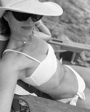 Wendy Moniz Instagram - hometown vacay feeels
😎 🛥️ 🇵🇹 🌊 🤍 🥰