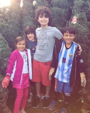 Wendy Moniz Instagram - Posts of Christmas Past
#tbt 🎄
***
Last slide from 2016 includes two unknown cuties that my son Liam noticed off to the side watching us take a picture…so he encouraged them to join in the photo😭
Holiday spirit personified✨🥹✨