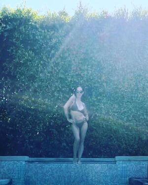 Wendy Moniz Instagram - End of summer blues💦
📸: @ladi_lifestyle capturing that sunlight spotlight 💫💙