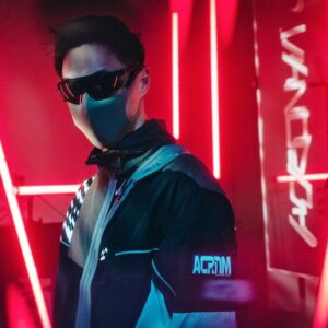 Wesley Chan Instagram - There are events…and there are experiences. Events are things you go to, but experiences, you relive long after they’ve passed.

What a night. A gathering of eclectic minds and enthusiasts in celebration of @erlsn.acr’s ongoing vision and innovation with @nike.

Thank you @rev_sect and @thedarksideinitiative for bringing to life an experience fit for the occasion. From cyberpunk highlights to hypnotizing shadow beats to a finale of raw automotive aggression— what a night. 

Shoutout to @jyshih21 and all the artists that contributed unique custom heel mods designed for the new #NIKExACRONYM Blazer 🐍⚡️✔️

#ACRNM #GANGGGEA #SFGANGGGEA