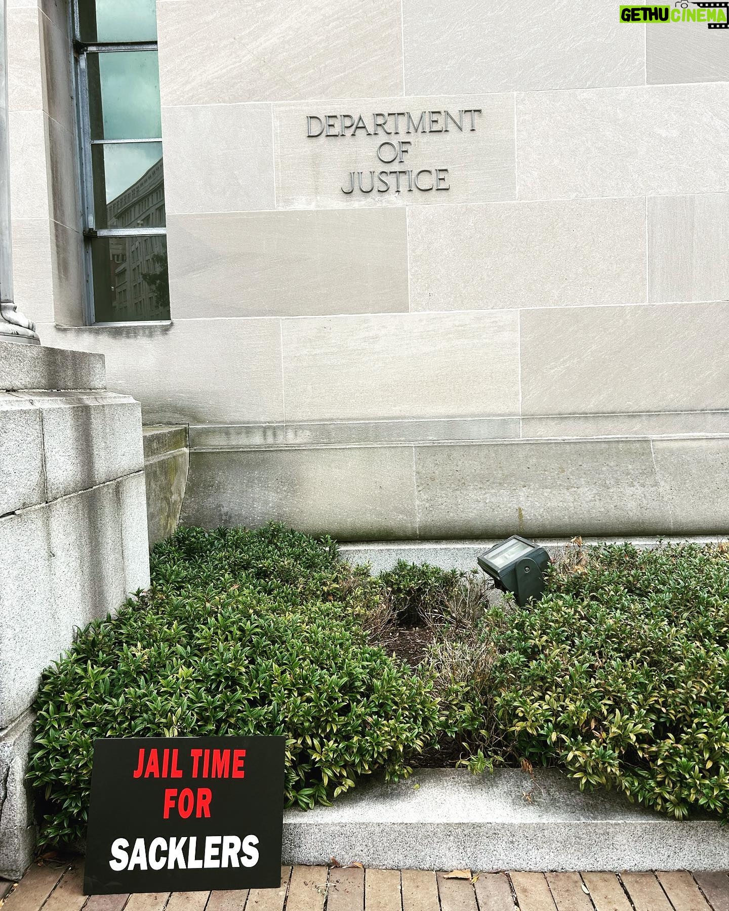 West Duchovny - 3.7K Likes - today I stood with some of the strongest people I have ever met and implored the Department of Justice to hold the Sacklers and Purdue accountable for the 1,000,000 sons, daughters, mothers, fathers, sisters, brothers, friends that died because of OxyContin. they must be prosecuted for the crimes they have committed—the evidence is there.
use the link in my bio—(select ‘criminal law’ for the topic)—to join in and express your support in this fight against the Sacklers, Purdue, and the epidemic that they started and continue to perpetuate.
thank you to the beautiful mama @jen_gaia for inviting me to such an inspiring gathering.
i am heartbroken and angry. you should be too.
#DOJrally #RAPP #forchristopher💜
