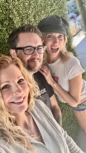 Wil Wheaton Instagram - What an incredible day with @itswilwheaton and @annewheaton ! ❤️

PS Leave it to the 2 show biz vets to find the mirrors and Anne to capture the moment! 😉 

#friends #history #fridayvibes