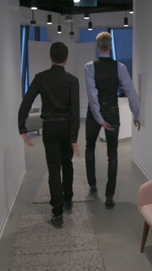 Wil Wheaton Instagram - Here’s an exclusive tutorial on how to walk like a s̶u̶p̶e̶r̶m̶o̶d̶e̶l̶ Kelpien! Watch to learn how from @actordougjones and @itswilwheaton.
