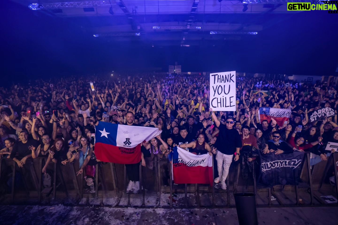 Wildstylez - 3.1K Likes - Chile siempre estarán en mi corazón ♥️ que bienvenida más cariñosa me han dado después de 5 años! Midnight Mafia Chile fue uno de los shows que recordaré por siempre!! 🇨🇱🇨🇱 gracias @eventshsu.cl @eventshsu por traerme.