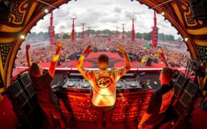 Wildstylez Instagram - What a way to end off Defqon.1!! I had the honour to be part of the legends once again and this time with my buddy’s Sound Rush!! ❤️ What do you think about our brand new collab Defiance?

📸: @mno_photo