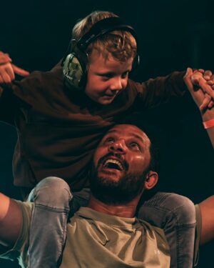 Wildstylez Instagram - Had a blast playing in my hometown Veenendaal last night! Finally had the chance to bring Jaxon with me on stage ❤️ Thank you @vlow0318 on the beach

📸: @e_lifemusic