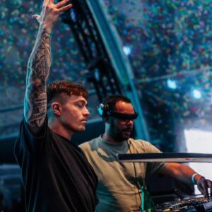 Wildstylez Instagram - Celebrating the summer with my bestie at @Parookaville 🧡

📸 @luisaart.de & @tim.dewinter