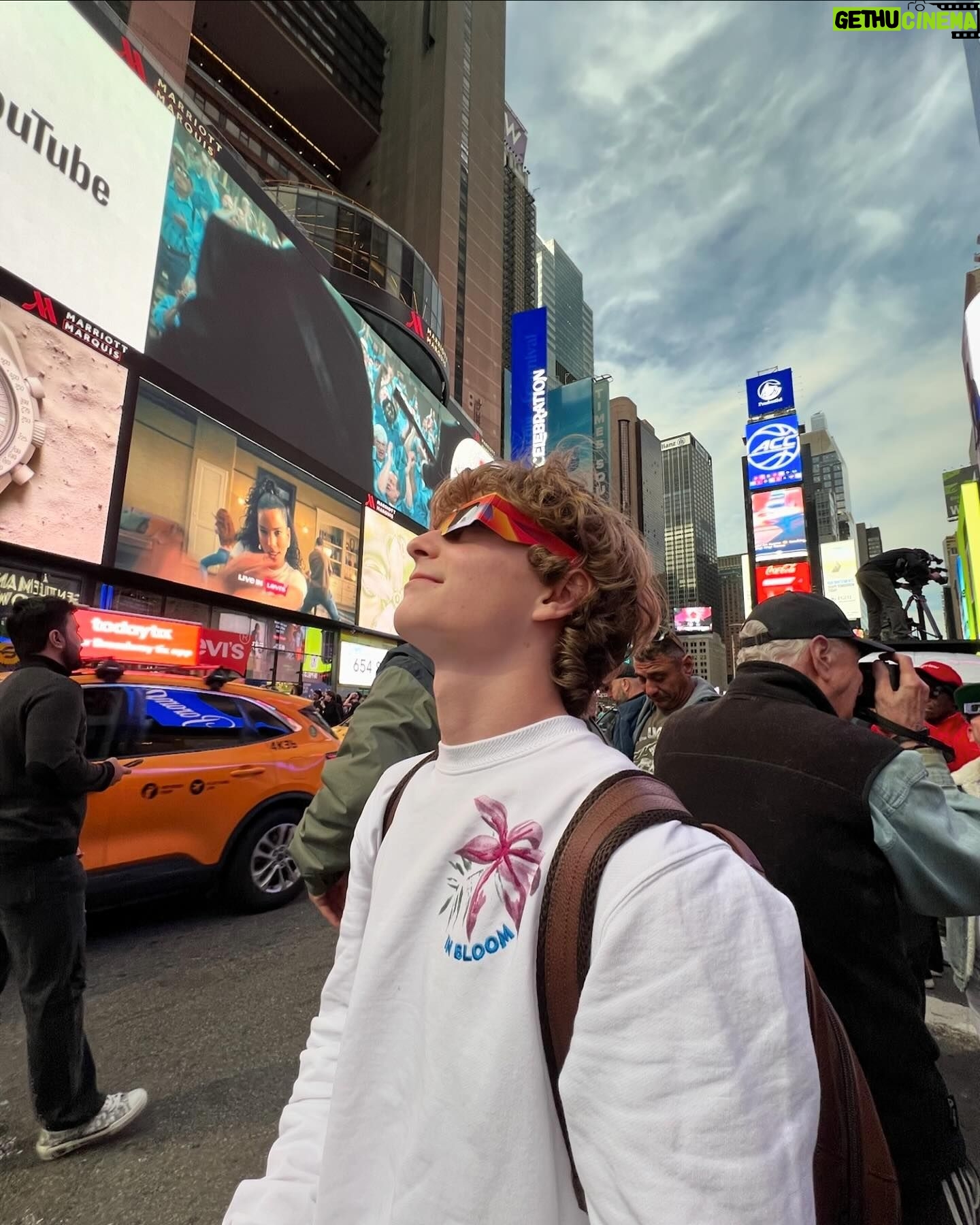 Will Buie Jr. - 11.4K Likes - My eyes hurt 😂 🌃🍎