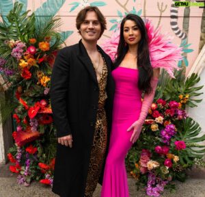 Will Neff Instagram - The auctioneer. 
Saving the rainforest one bid at a time.
@oreeeo 📸
@qtcinderella