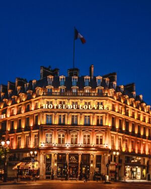 William Abadie Instagram - Thank you @hoteldulouvre , @hyatt 
Generosity begets generosity. 
I could not have asked for a better way to kick off our @emilyinparis Season 4 shoot!
Thank you :
Adrien (concierge) for aaaaall those print outs!
Benoît (Brasserie Du Louvre) for your infectious morning joy.
Madame Josephine (housekeeping) for the white chocolates and that beautiful  cheerfulness of yours.
Josephine (Marketing and sales) for being a yes person.
Celine (reception) for the tub (and it’s direct phone line)
And of course Viktor at reception…
Thank you to the incredible @hoteldulouvre team. You simply EXCEL at what you do. 
#Elitehospitality. 

Tags
@hoteldulouvre 
@hyatt 

@sparklesbubbles