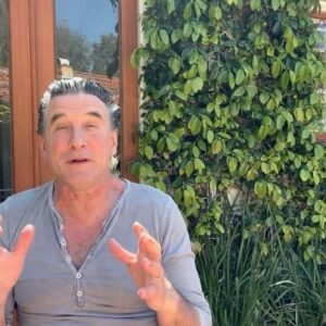William Baldwin Instagram - My first ever video #HollywoodMoments with a fun reveal at a he end.
Hope you enjoy!!
