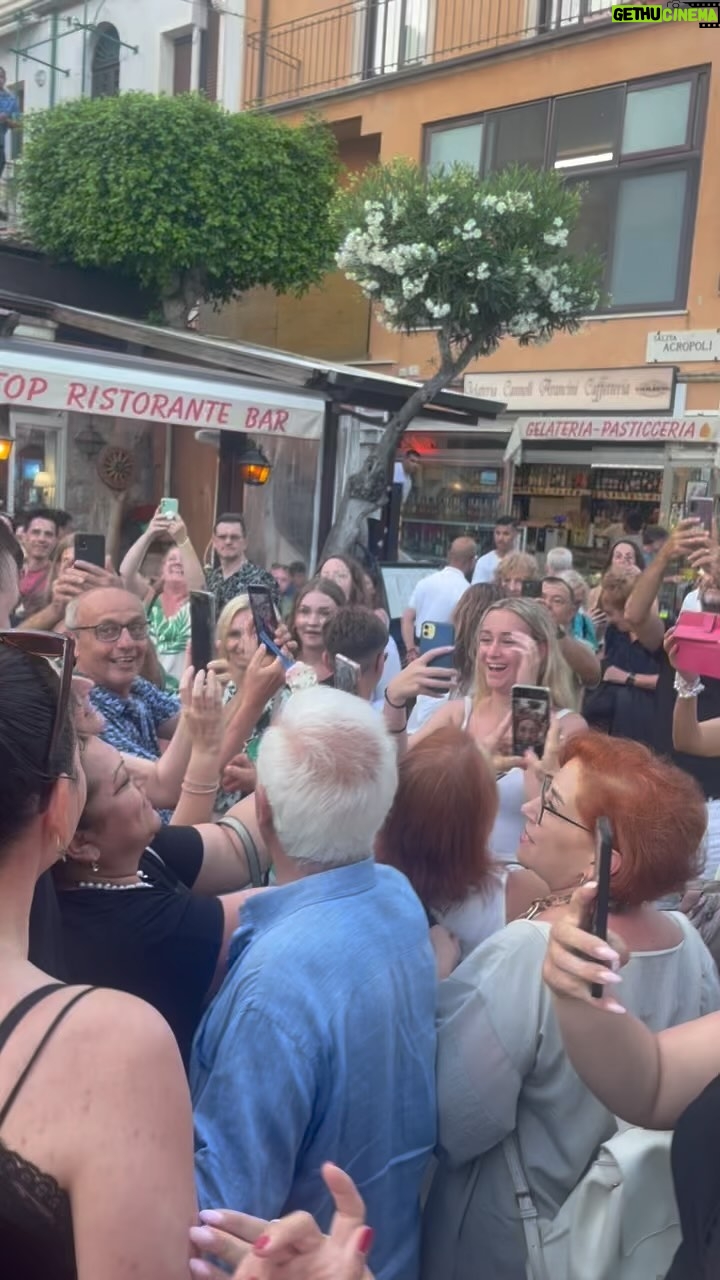 William Baldwin - 1.9K Likes - Little traffic jam at the @taorminafilmfestivalā¦ššš·š„š¤£š®š¹
Thank you Brother Bruno
@rosatobruno_ šŗšø šØš¦ š®š¹