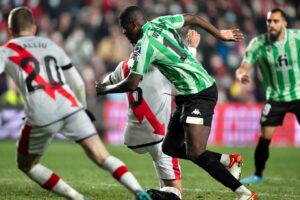 William Carvalho Instagram - Estou muito contente com o golo mas mais contente ainda com esta vitória importantíssima ! MODO CÁPSULA 💪🏿⏳#mushobetis💚
