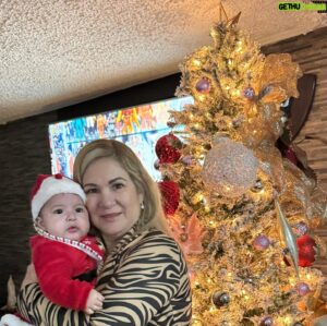 William Muñoz Instagram - Navidad 2023 🎄 !  Una noche llena de espiritualidad , unión y armonía , Gracias Dios por tantas bendiciones recibidas este año . Les deseamos que Dios siempre permanezca en sus hogares , Que hayan tenido una muy Feliz Navidad 🎄🎁