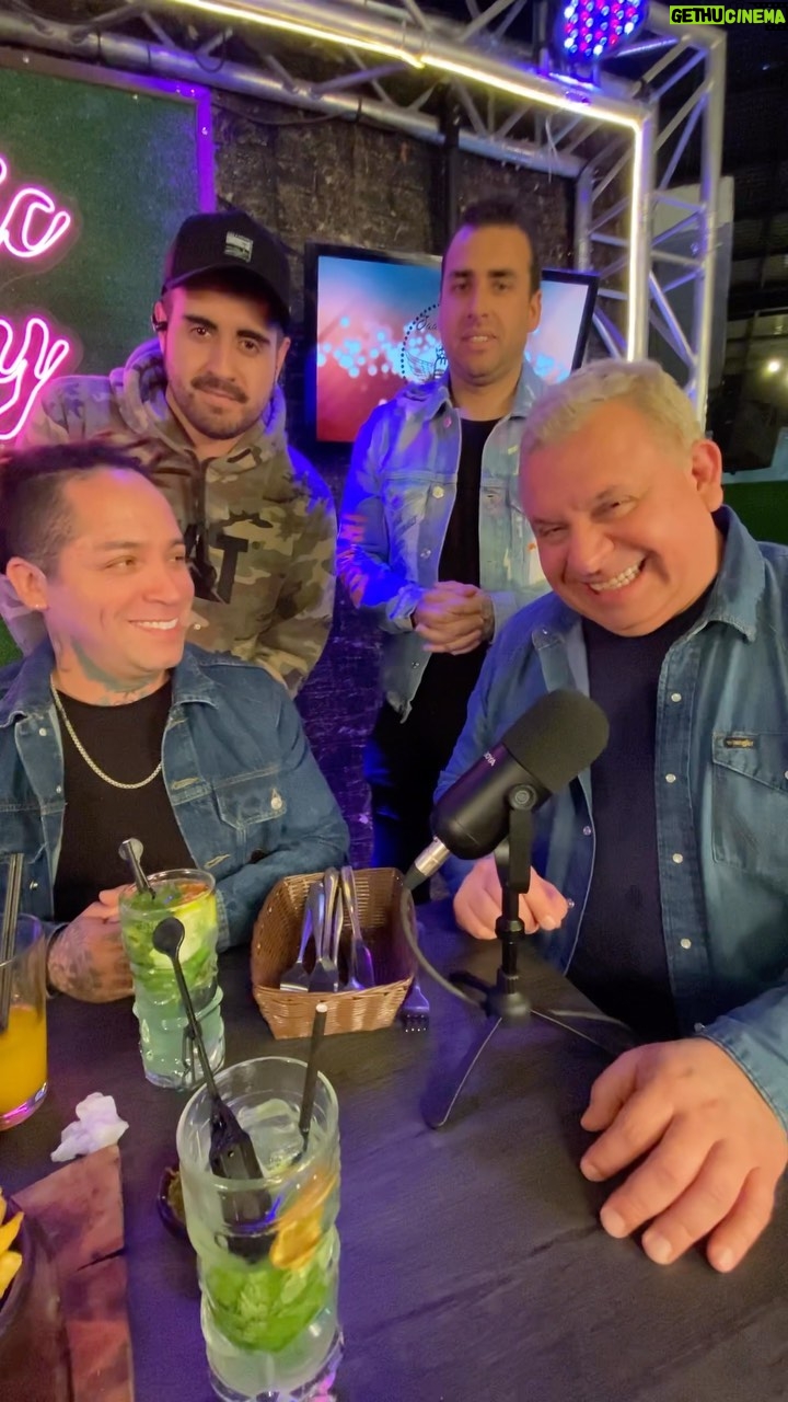 Willy Sabor - 660 Likes - Arranca nueva semana y estamos ansiosos por un nuevo capítulo. Este jueves 21 hrs imperdible. 😀🤩💯💯
Para este nuevo episodio, llega todo el humor de @cebollaybodoque quienes estarán junto a la dupla más alegre de Chile @willysaboroficial y @joseluislolito
Recuerda suscribirte en nuestro canal oficial. https://youtube.com/@eslahoradetupodcast?si=9alYVrhJHFS5Nmm1
Jueves 21 hrs! NUEVO CAPÍTULO 🚨🚨🔥
SUSCRÍBETE / COMPARTE / COMENTA