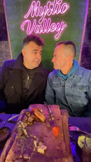 Willy Sabor Instagram - Nueva semana y nuevo mes 😀😀

Este jueves a las 21 horas se nos viene un nuevo capítulo, con unos tremendos invitados. Tendremos a dos grandes @kurtcarrera y @clmoreno.comediante 

Recuerda suscribirte en nuestro canal oficial https://youtube.com/@eslahoradetupodcast?si=LFXJQRWyy_rMzjwH

Jueves 21 horas “Es la hora de tu podcast” nuevo capítulo “De pájaro a pájaro” 🤩🤩

SUSCRÍBETE / COMPARTE / COMENTA