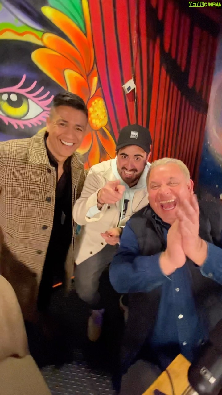 Willy Sabor - 1K Likes - Hola Septiembre! 🇨🇱🇨🇱🇨🇱🤩🤩
Ya estamos preparados para un nuevo capítulo! 😀😀
Este jueves a las 21 horas, queremos partir el mes de la patria junto a un grande de la música nacional, nos acompaña @americooficial junto a nuestros queridos @willysaboroficial y @joseluislolito
Recuerda suscribirte a nuestro canal oficial https://youtube.com/@eslahoradetupodcast?si=QKPdGyujou5xqOTx
JUEVES 21 HORAS “NUEVO CAPÍTULO”
SUSCRÍBETE / COMPARTE / COMENTA