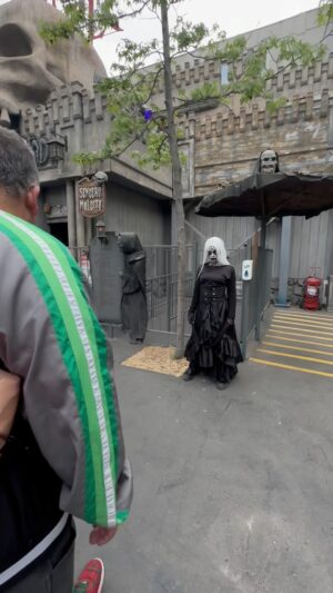 Willy Sabor Instagram - En un capítulo escalofriante 👻 👻 

Este domingo 29 a las 21 horas, no te pierdas un nuevo episodio de “Esla hora de tu podcast”

Nos fuimos hasta @fantasilandia.oficial a pasar nuestro mejor halloween. 🎃 🎃

En un capítulo realmente entretenido, compartimos la experiencia en el parque junto a @yoanamorcantante @anitazapallito

SUSCRÍBETE / COMENTA / COMPARTE