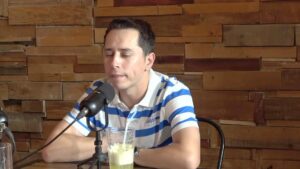 Willy Sabor Instagram - Este jueves tenemos una linda historia de vida con el tremendo @karol_lucerov 

Te esperamos a las 21Hrs en nuestro canal de YouTube. 

Búscanos ES LA HORA DE TU PODCAST 🔔 

@willysaboroficial @joseluislolito 

#risas #humor #entretenimiento #eslahoradetupodcast #youtube #suscribete #chiste #miercoles