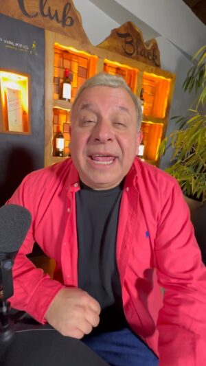 Willy Sabor Instagram - Arrancamos nueva semana y además para esperar con ansias un nuevo capítulo de “Es la hora de tu podcast” 😀

Este jueves imperdibles a las 21 horas, junto a nuestra dupla querida @willysaboroficial @joseluislolito 

Se nos vienes un tremendo invitado, el gran @gonzalocaceresoficial 🤩🤩🤩

Recuerdas suscribirte en nuestro canal oficial. https://youtube.com/@eslahoradetupodcast

SUSCRÍBETE / COMPARTE / COMENTA