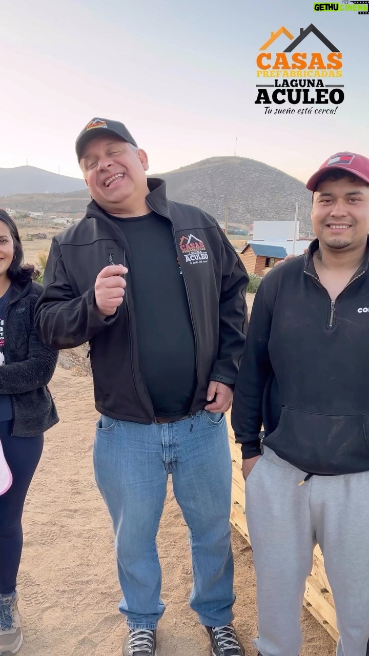 Willy Sabor - 316 Likes - Junto a Willy fuimos hasta Quilacán, sector oriente de La Serena en la IV Región a entregar una casa de 54m².🏠🚚
Ahí nos esperaba Álvaro junto a sus amigos y cuñadas, quienes nos recibieron de manera muy cariñosa.🤗
¡Agradecemos la preferencia y confianza! 🙌🏻 y a nombre de Willy les pedimos disculpas por la silla rota.😅
Conoce más de nuestros modelos y promociones en www.casaslaguna.cl
#entrega #casaslaguna #aculeo #prefabricadas #laserena #quilacan #despacho #coquimbo #paine #willysabor
