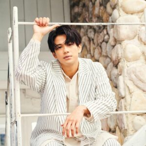 Win Morisaki Instagram - ぴあ連載「Aiming To Overseas」第104回更新。

「100の質問」PART2
意外と答えてこなかったプライベートな質問から恋愛の話まで！

#森崎ウィン
#MORISAKIWIN