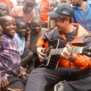 Win Morisaki Instagram - playing guitar

#Uganda
#wincamera
#morisakiwin