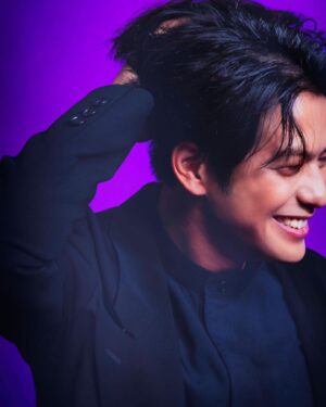 Win Morisaki Instagram - #DOKUSOマガジン
この撮影めっちゃ楽しかったんです^ ^
是非、お手に取ってご覧くださいませ‼︎

撮影：池村隆司

#おしょりん
#DOKUSO
#森崎ウィン
#MORISAKIWIN