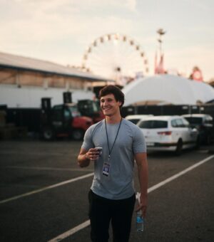 Wincent Weiss Instagram - Wisst ihr was ich vermisse? #bestebandderwelt