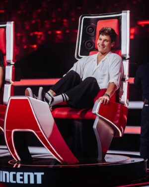 Wincent Weiss Instagram - Heute geht es los das große Finale von @thevoicekids 😱🔥 Schaltet ein und ab 20:15 könnt ihr auf Sat 1 für euren Favoriten voten!
