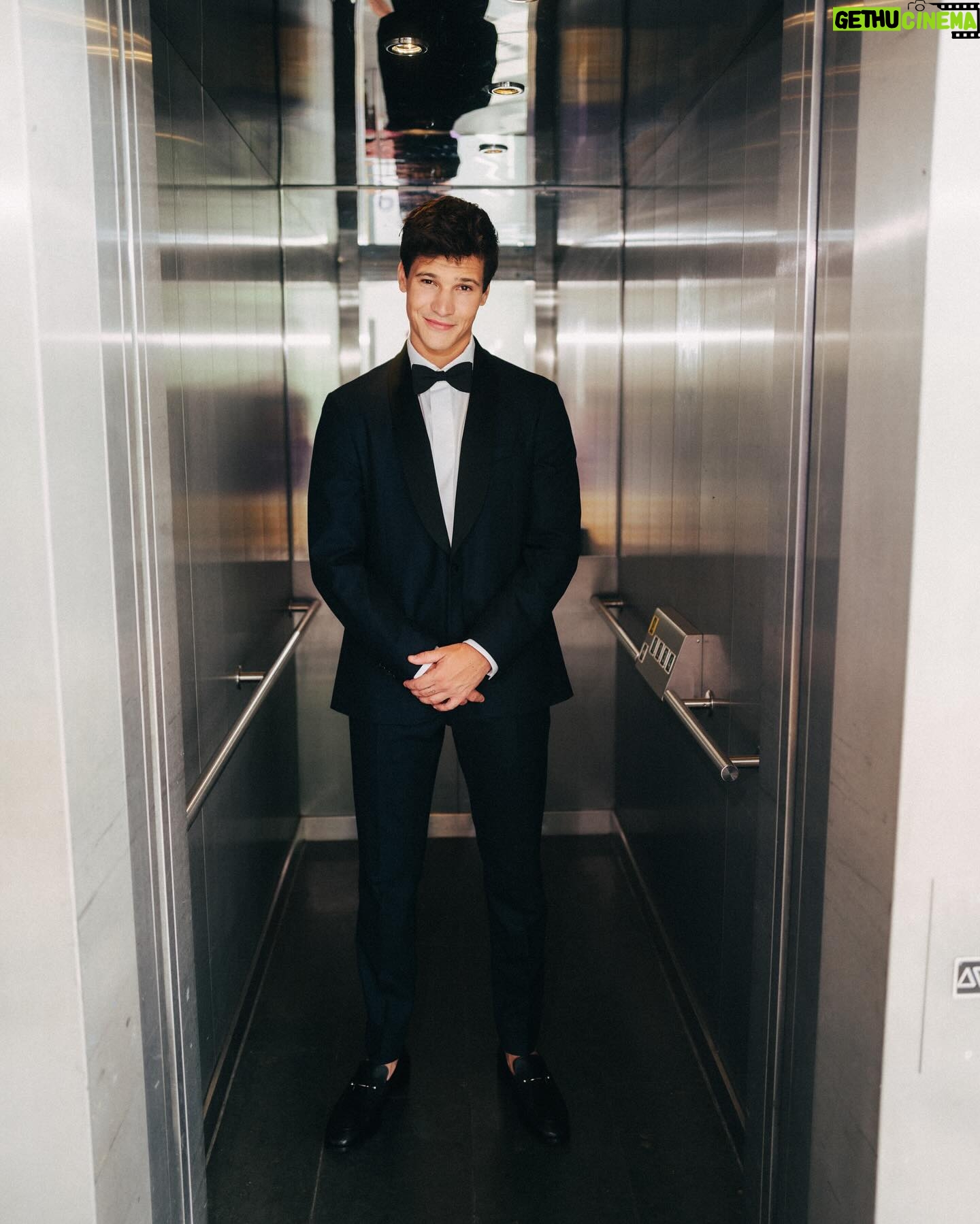 Wincent Weiss - 52.3K Likes - Heute geht es los das große Finale von @thevoicekids 😱🔥 Schaltet ein und ab 20:15 könnt ihr auf Sat 1 für euren Favoriten voten!