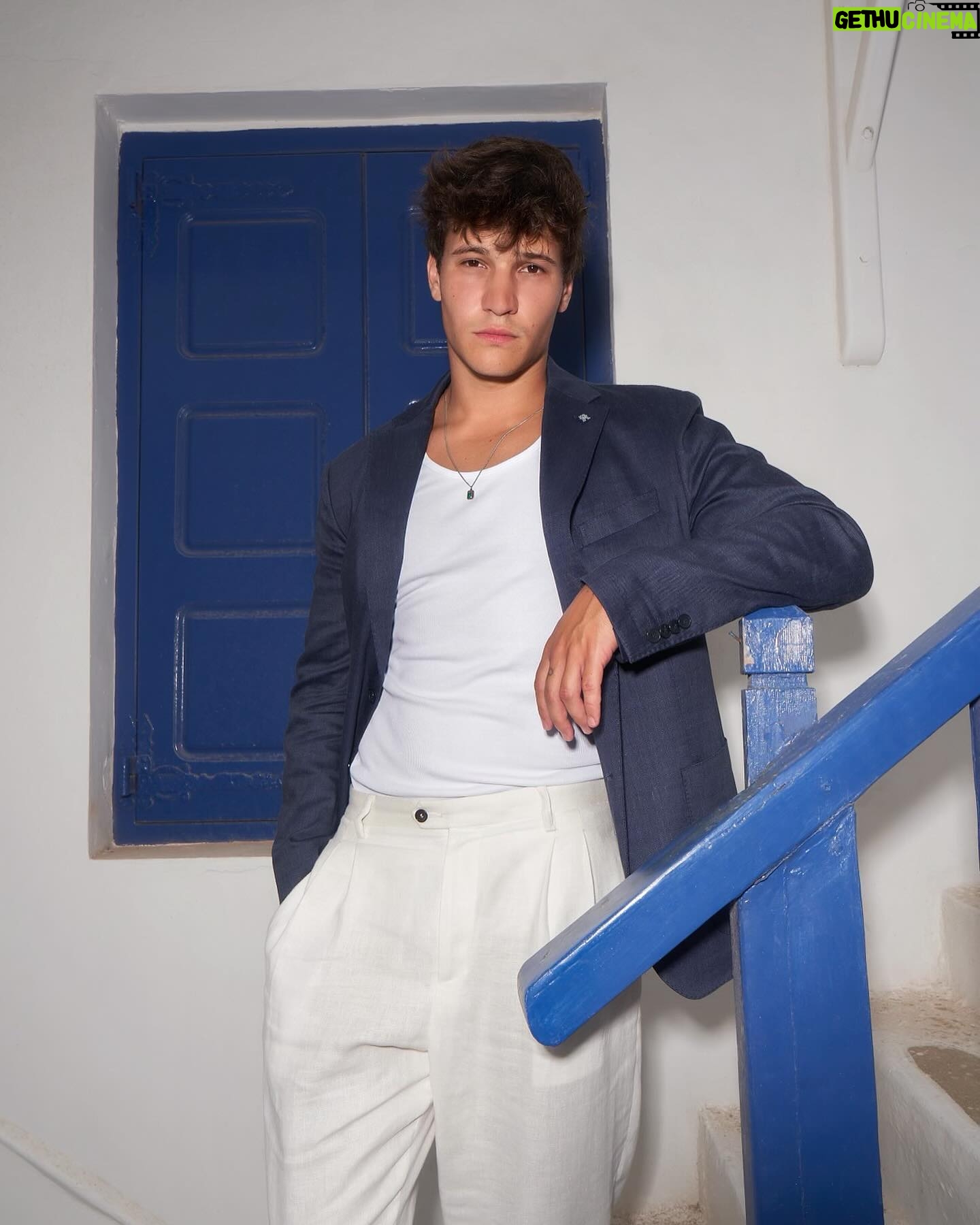 Wincent Weiss - 63.9K Likes - Mykonos dump😃 Danke für die tolle Zeit @tommyhilfiger #tommyhilfiger #tommyfamily
